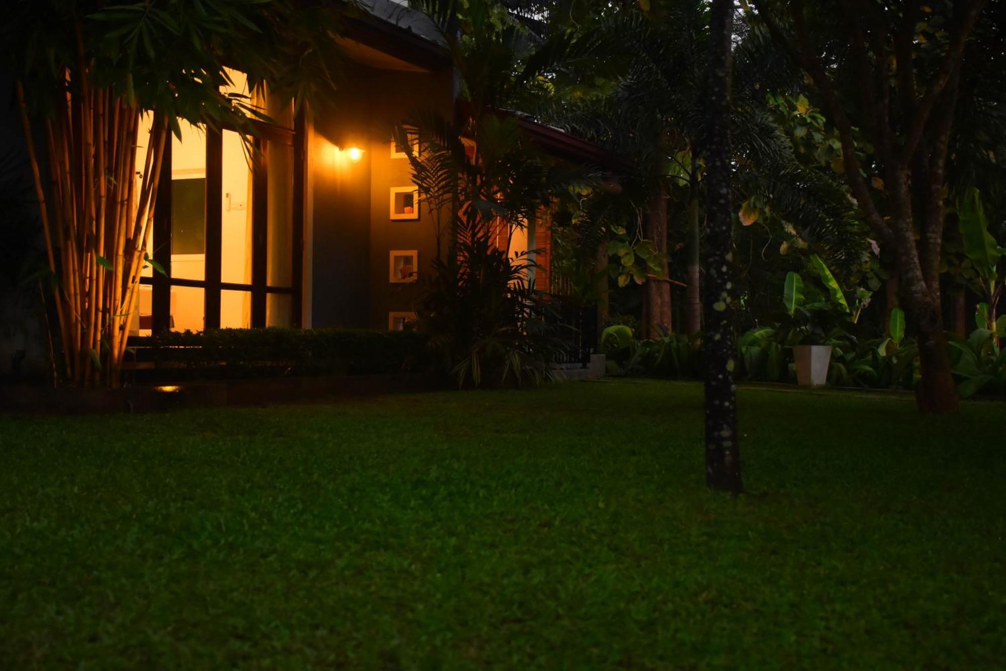 Leel'S Safari Cottage Udawalawe Exterior photo