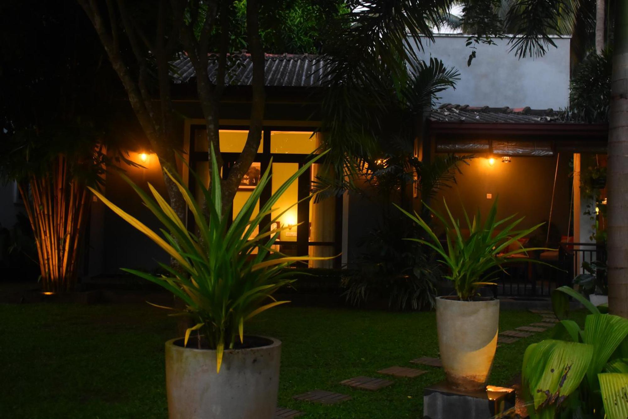 Leel'S Safari Cottage Udawalawe Exterior photo