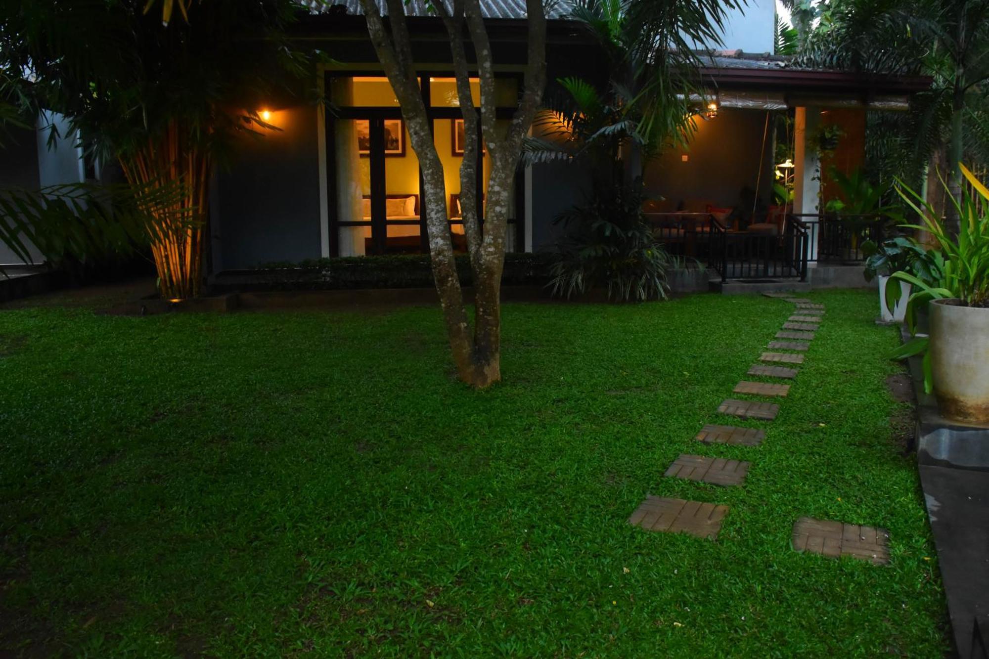 Leel'S Safari Cottage Udawalawe Exterior photo